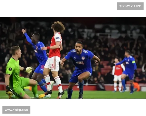 欧联葡萄牙体育保利尼奥头球