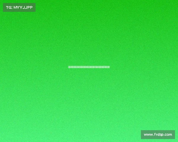 杨高南路惊险一幕:半挂车撞歪龙门架,险些倒塌引发交通混乱